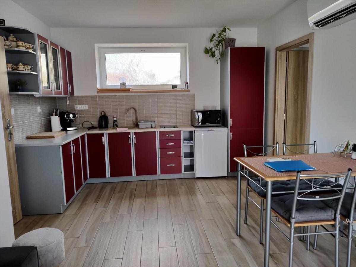 Apartman Pod Lipou - Samostatny Objekt Jaroměř Dış mekan fotoğraf