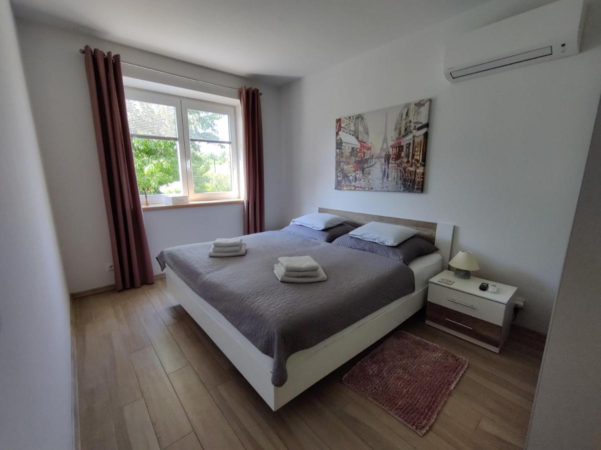 Apartman Pod Lipou - Samostatny Objekt Jaroměř Dış mekan fotoğraf