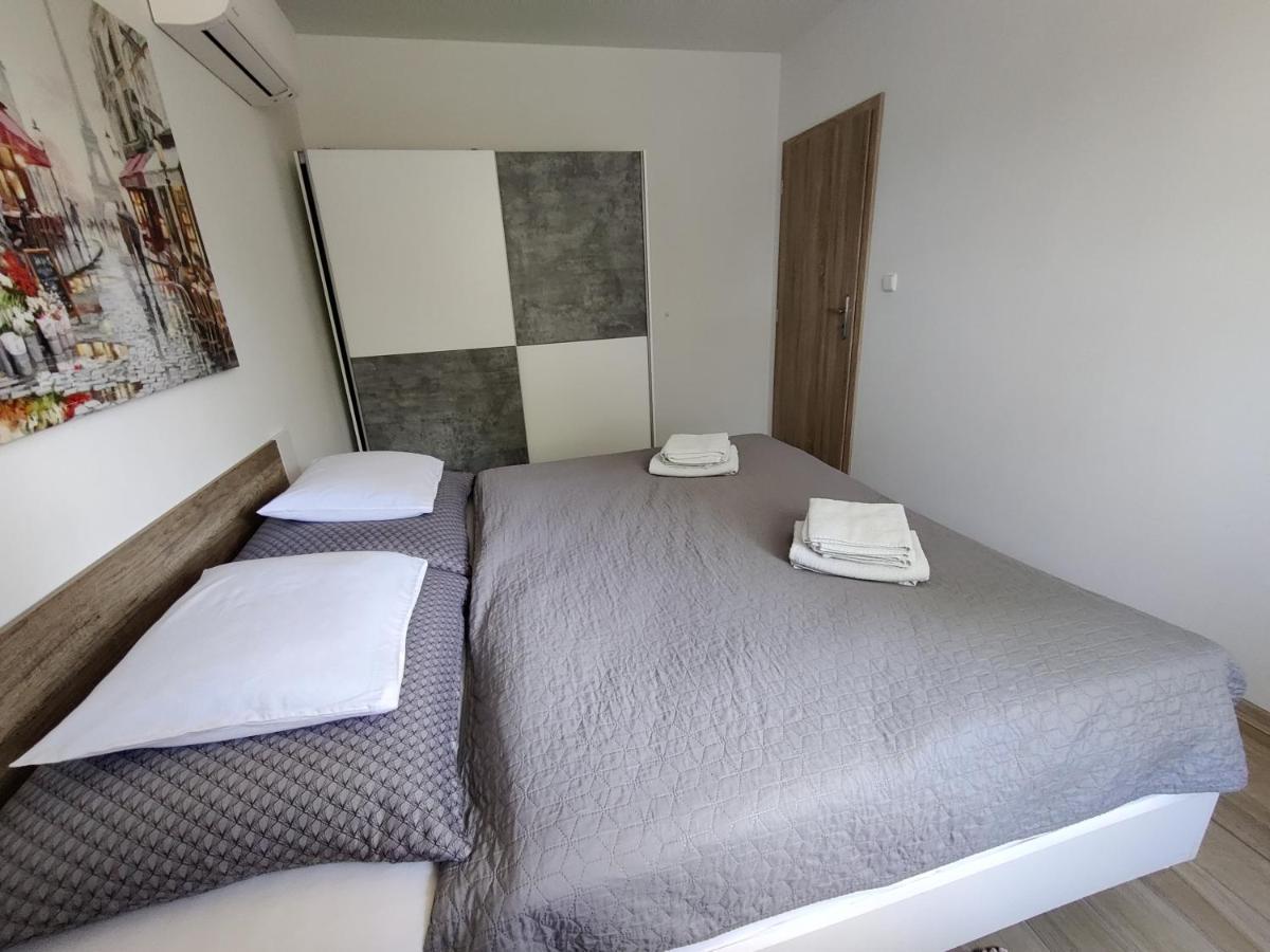 Apartman Pod Lipou - Samostatny Objekt Jaroměř Dış mekan fotoğraf